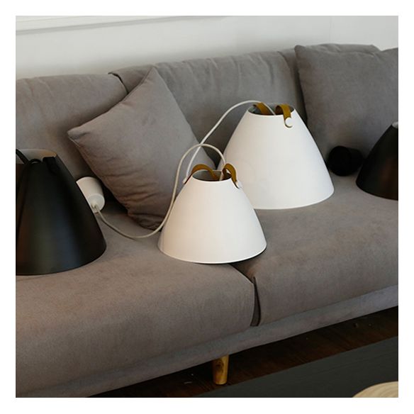 Lumière suspendue en métal