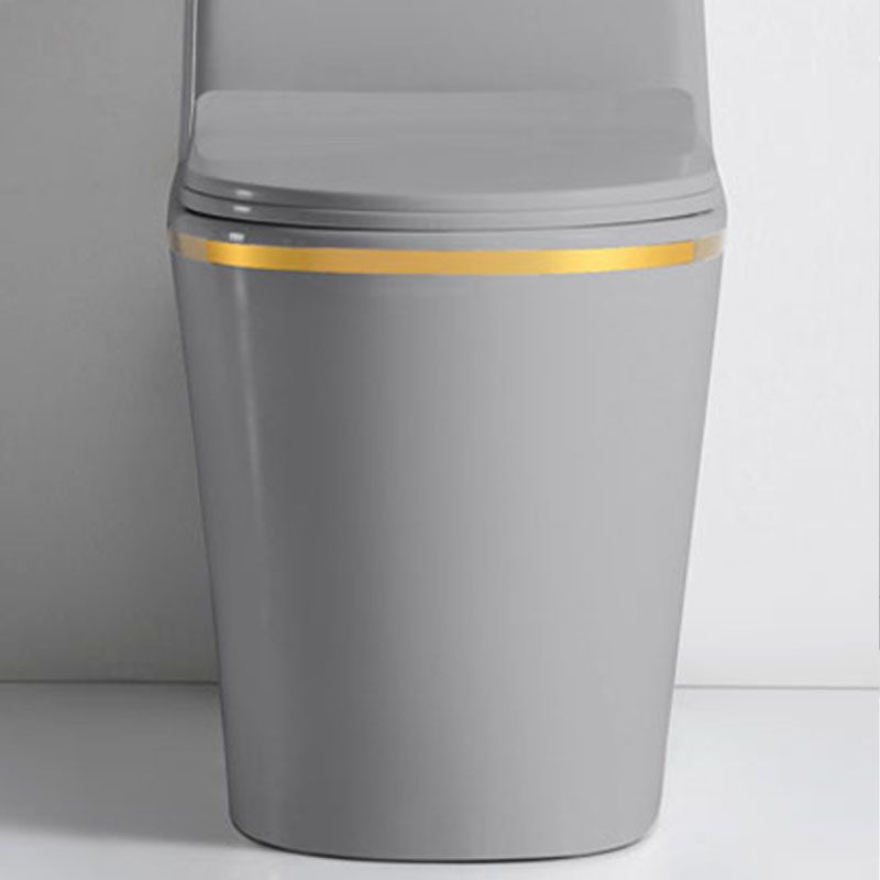 Traditional Floor Mounted Toilet Siphon Jet One-Piece Flush Toilet with Slow Close Seat