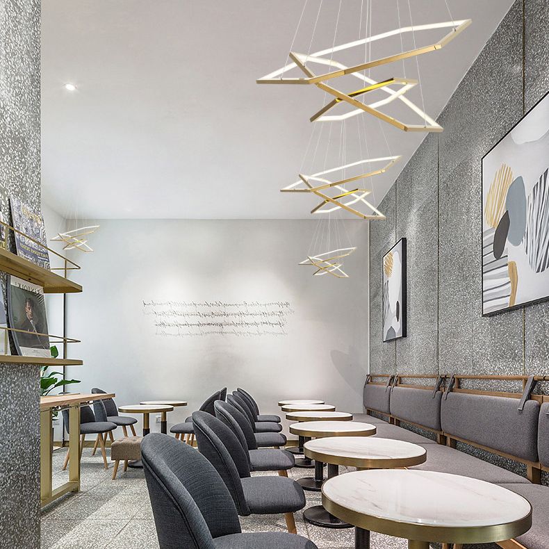 Lampada sospesa a LED geometrica dorata in moderna luce del soffitto in ferro battuto per il luogo commerciale