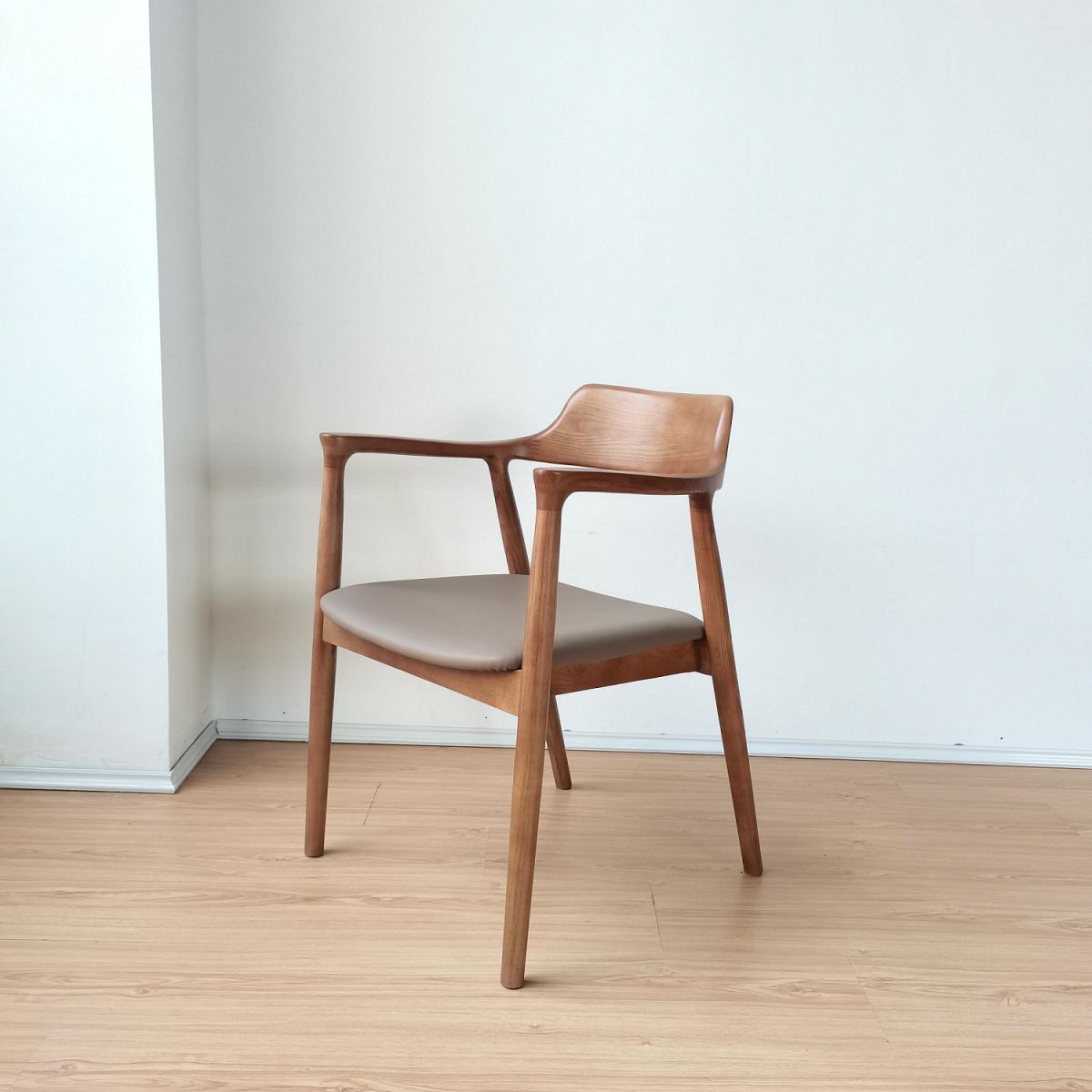 Traditional Open Back Chair Dining Arm Chair with Wooden Legs for Kitchen