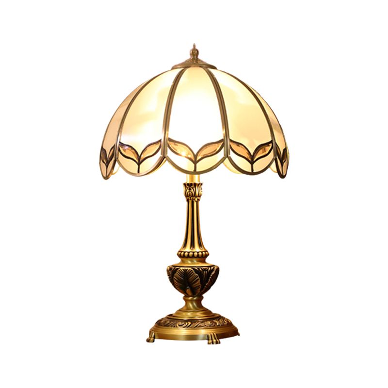 Gold 1-Bulb Nightstand Light Colonialist Beige Glass Scalloped Metal Table Lamp with Pull Chain