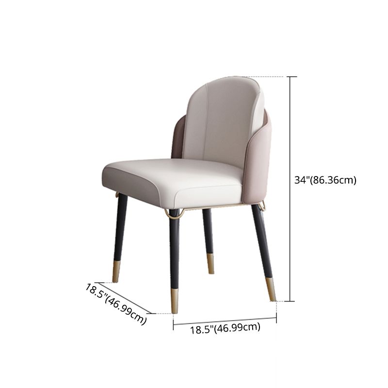 Ensemble de salle à manger minimaliste avec haut de table de pierre fritté et ensemble de table de base d'or