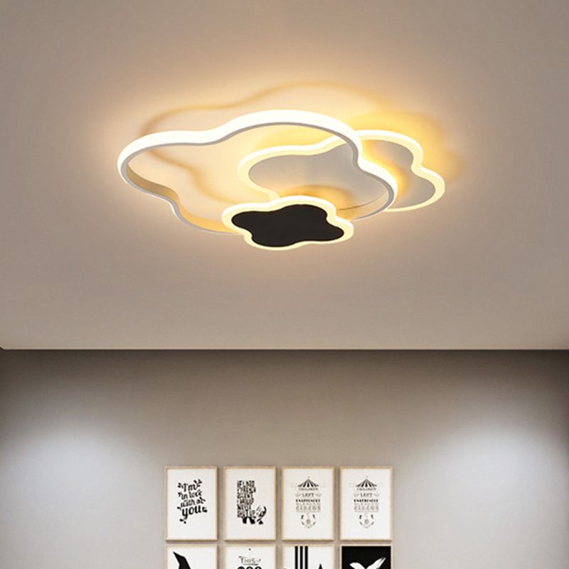 Nahtlose Kurve Schlafzimmer Flushmount Acryl LED Moderner Stil in der Nähe von Deckenleuchte in Weiß/Gold