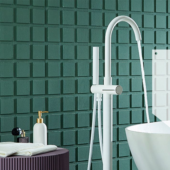 Floor Mounted Freestanding Tub Filler Metal Freestanding Bathtub Faucet in White