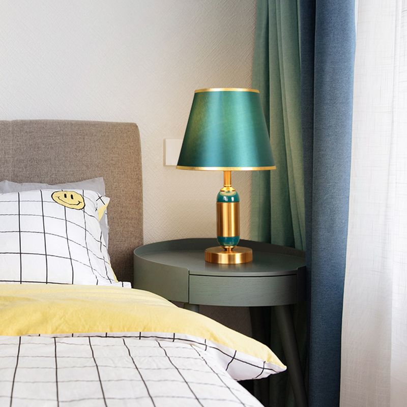 Modern Metal Table Light 1-Light Bedroom Nightstand Lamp with Bucket Fabric Shade