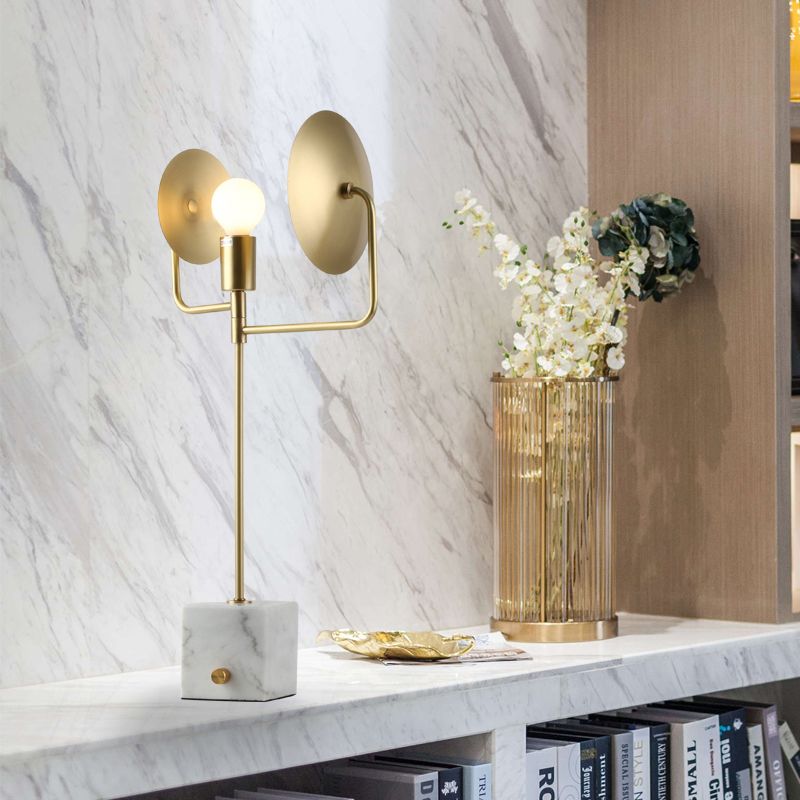 Gold Bare Lampe Tischbeleuchtung postmodern 1 Glühmarble Nachtlampe mit Metallschatten