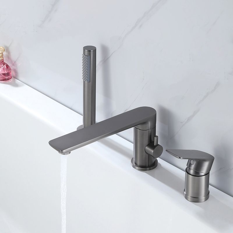 Contemporary Bathroom Faucet Deck Mounted Bathroom Faucet with Low Arc