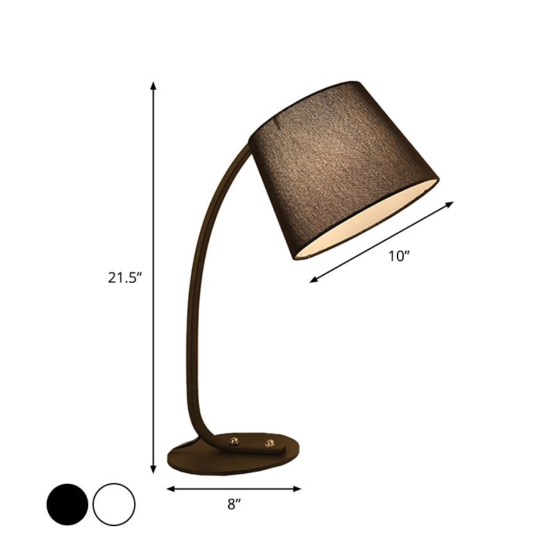 Table de tambour effilée noir / blanc clair nordique 1 lampe table de chevet de tissu de tête avec bras d'arc