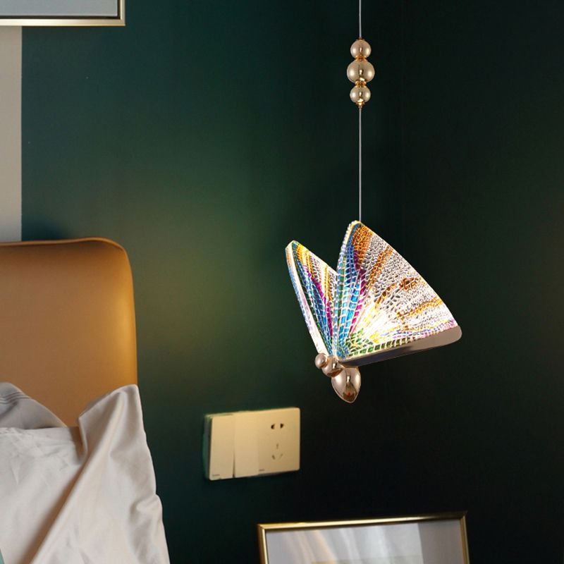 Iluminación colgante de mariposa luz acrílica moderna en oro para dormitorio