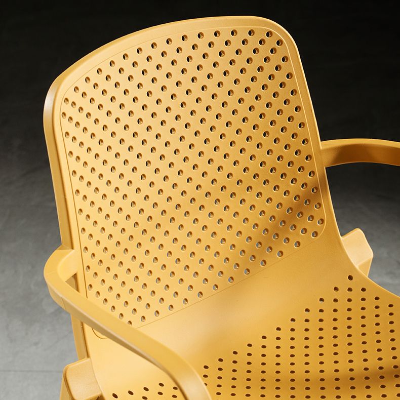Sillas de comedor escandinavas Sillones con respaldo sólido de plástico (juego de 4)