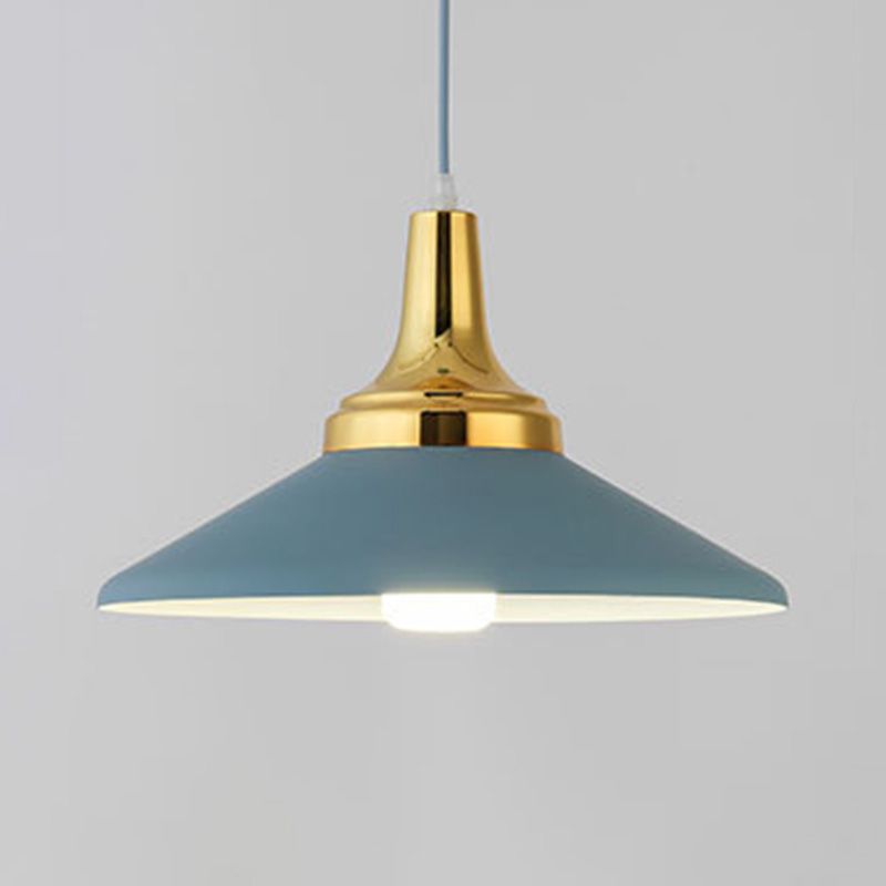 Triangle Dinning Room Down Lighting Pendant Metal Metal Modern Style suspendu Pendant Light
