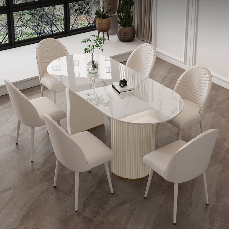 Eettafel met stenen blad Traditionele luxe tafel met sledeonderstel in wit