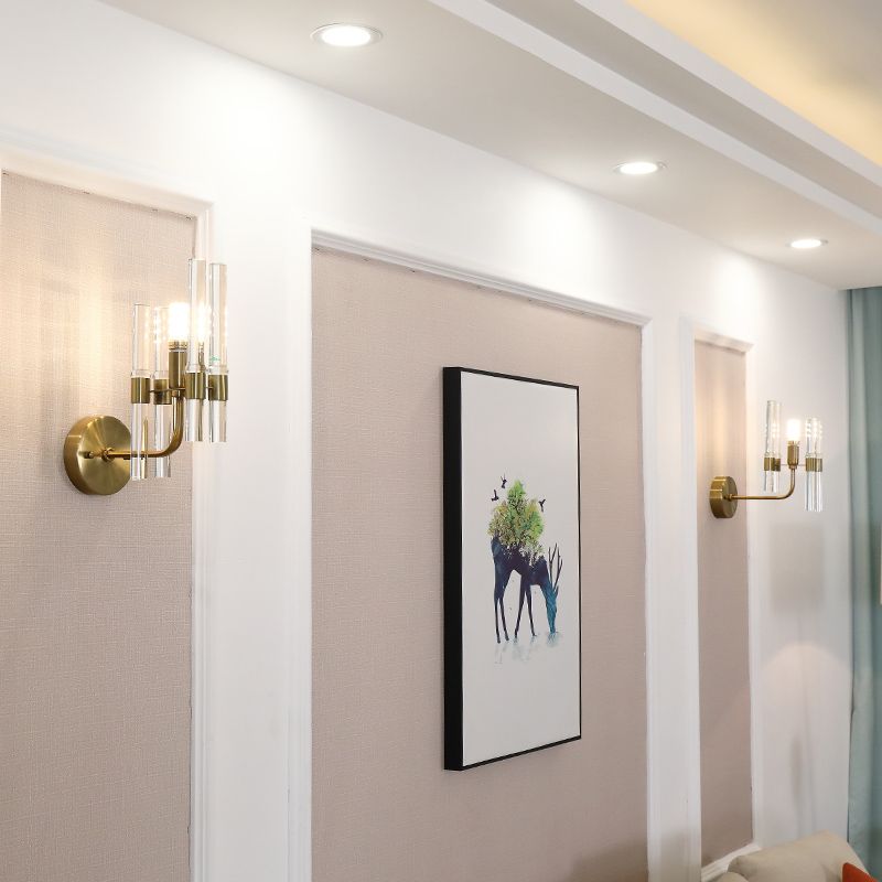 1 leichte bewaffnete Wandleuchte moderne Metallwandlampe mit klarem Kristallrohr in Gold Finish für den Flur