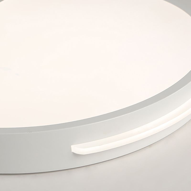 Round Ceiling Flushmount Simplicity Metal 1 Light 16"/19.5" Wide White Flush Lighting in Warm/White Light