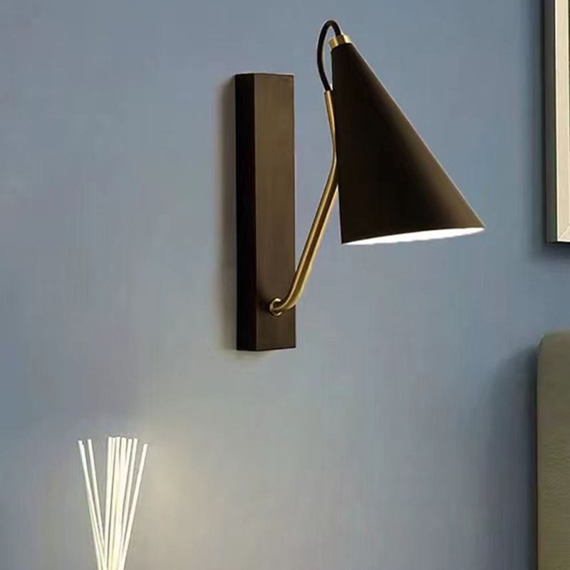 Single White/Black Modernism Wall Mounted Sconce Metal Wall Light for Foyer