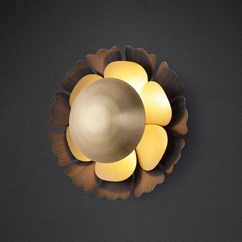 Postmodern Metal Wall Sconce Flower Shape Wall Light for Bedroom