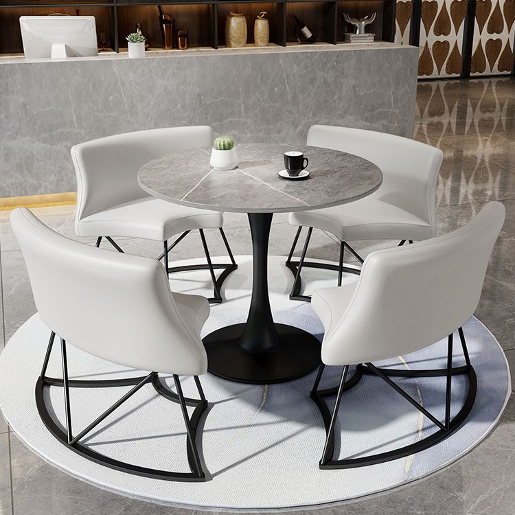 Moderne stijl ronde eettafel gesinterde stenen tafel met tulpbasis voor thuis