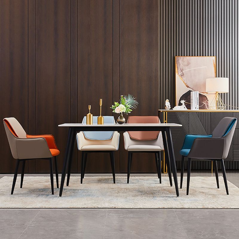 Sedia a braccio contemporanea finitura in pelle curva in pelle sedia per sala da pranzo
