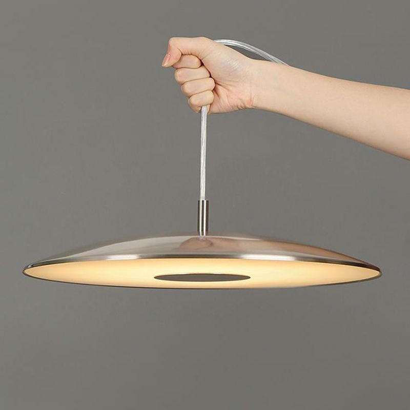 Forme rond en métal suspendu léger style moderne 1 lumière suspendue à la lumière montée sur la lumière
