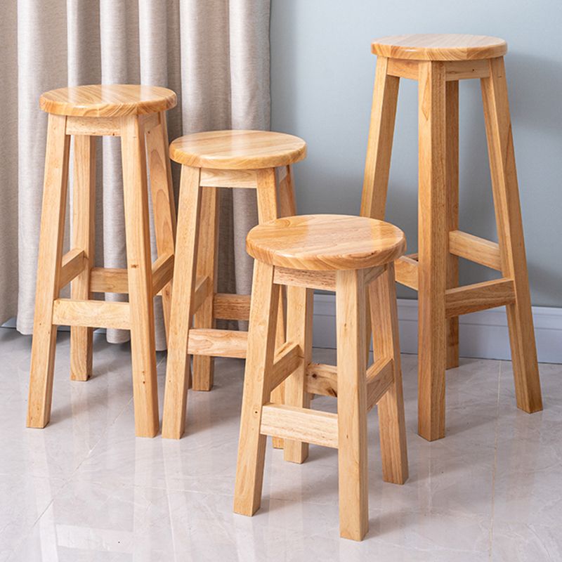 Taburete contemporáneo de barra de goma taburete de bar de interior con asiento de madera y reposapiés