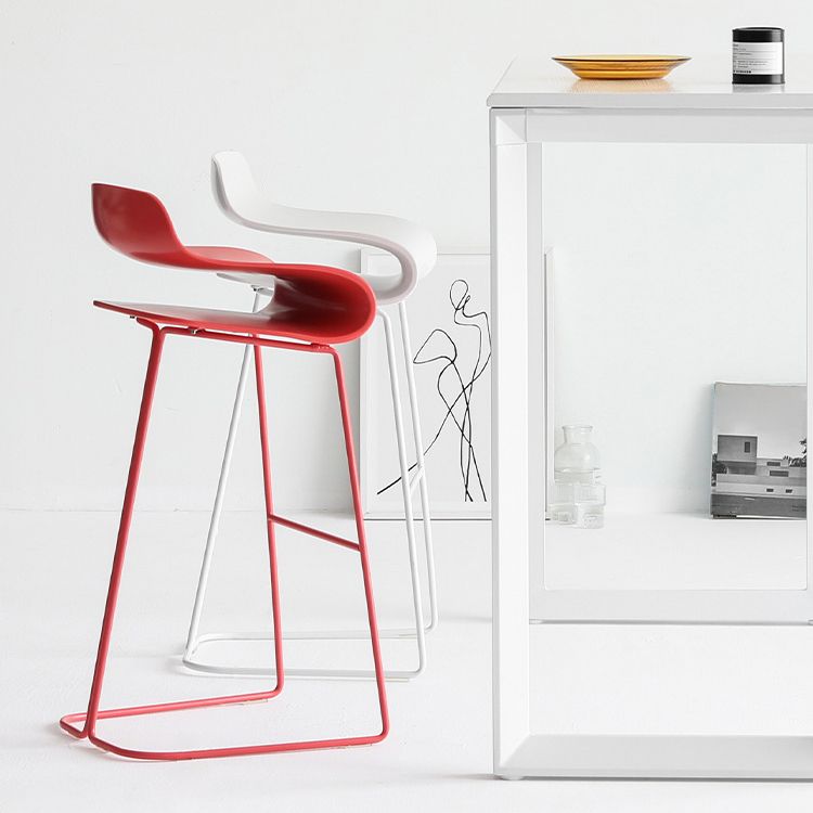 Moderner Thekenhocker ohne Armlehnen, Stahl-Café-Barhocker mit Kunststoffsitz