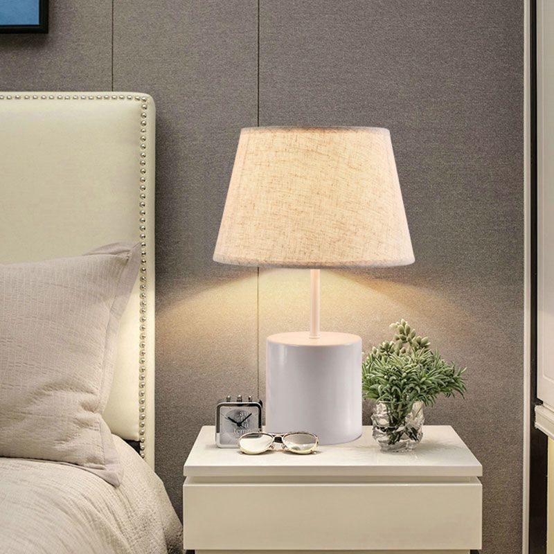 Tapered Reading Book Light Modernism Fabric LED Desk Light in Black/White for Bedside