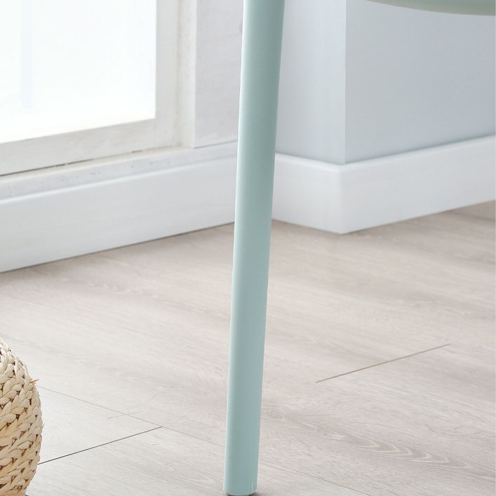 Chaise de salle à manger contemporaine en plastique Solide maison à la maison chaise latéral empilable