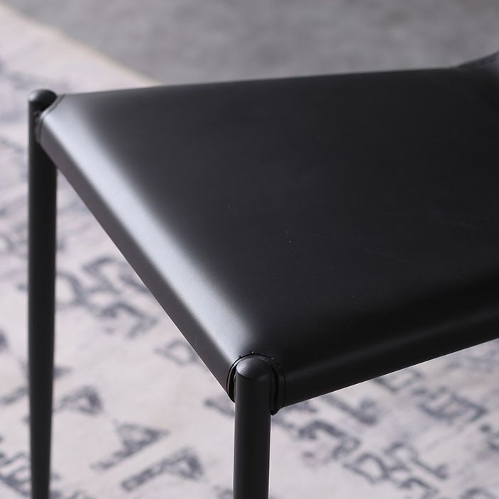 Sillas de comedor de cuero de estilo industrial Sillas laterales de comedor sin brazos con respaldo sólido (juego de 2)