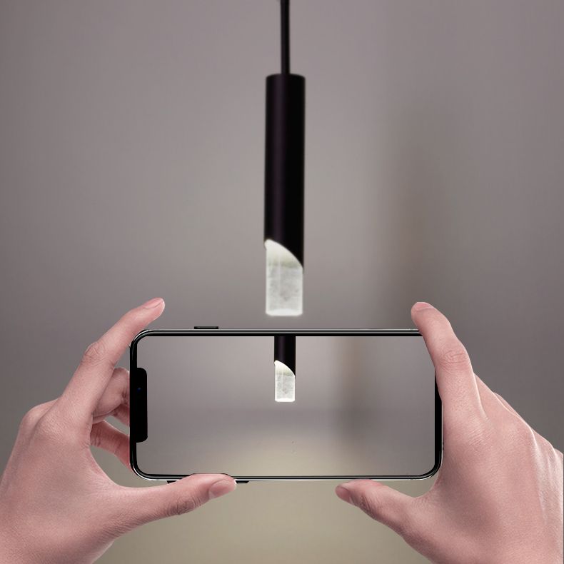 Luz colgante LED cilíndrica de aluminio en una lámpara de colgación acrílica de estilo conciso moderno para espacios interiores