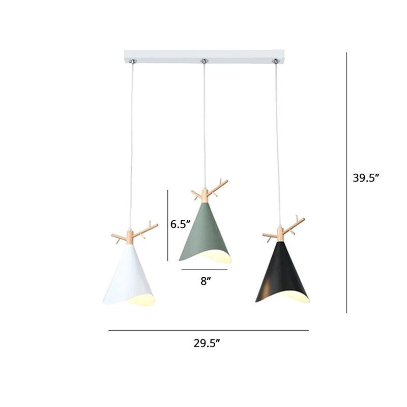 Konischer Multi-Decken-Licht Nordic Metal 3 Lampen Weißholz-Tropfenanhänger mit Wellenkante und Geweih-Deko