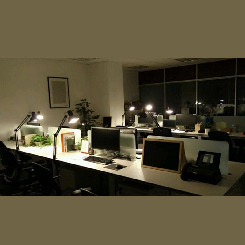 Eisenschüssel Schattenklemme-On-Aufgabenlampe Macaron 1-Bulb verstellbarer Tischlicht