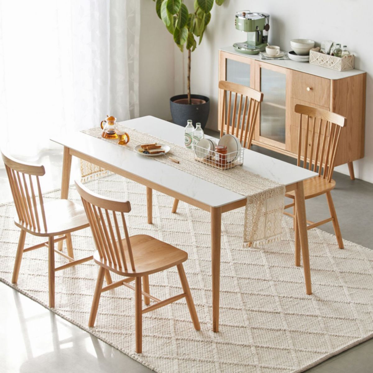 Mesa de comedor de piedra sinterizada moderna Mesa rectangular con madera maciza de cuatro patas