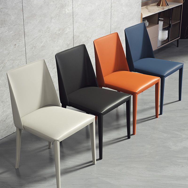 Silla auxiliar de comedor contemporánea Silla de respaldo sólido sin brazos Brasserie de cuero