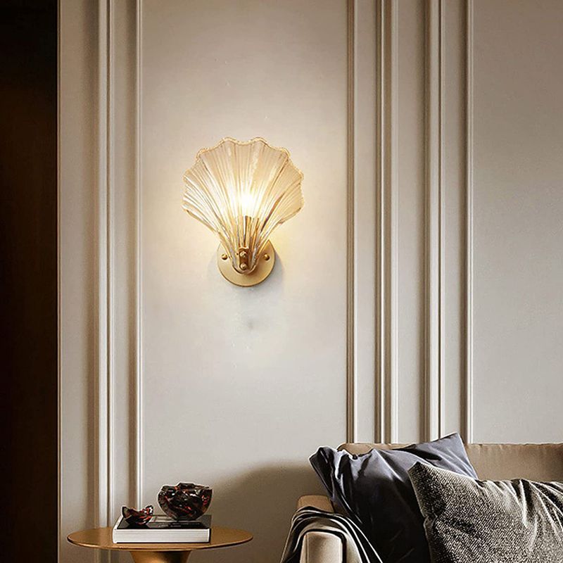 Shell Shape Wall Lamp Modern Style Glass 1 Light Wall Light in Clear