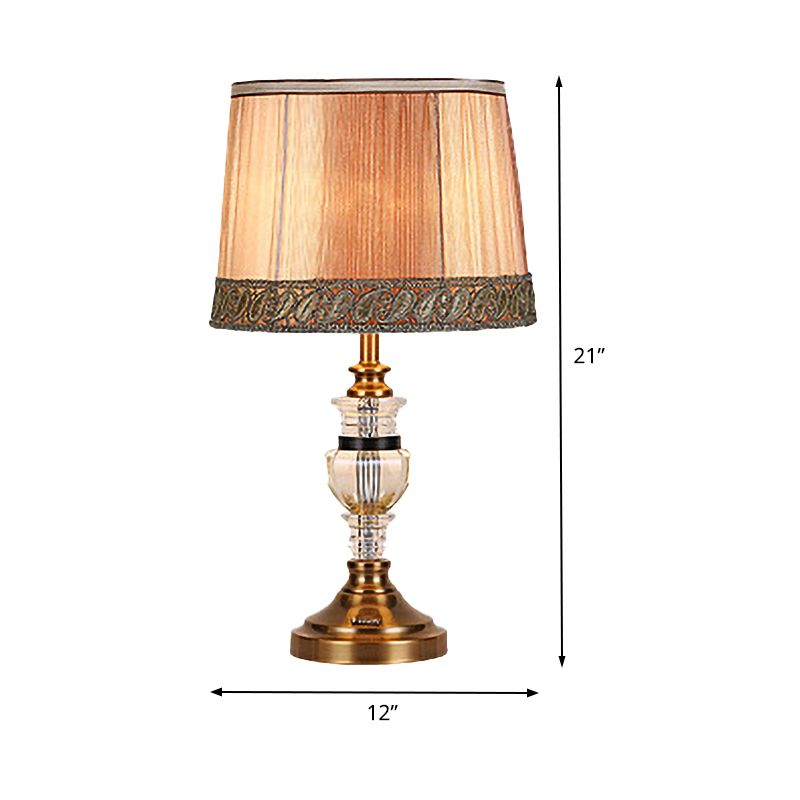 1 Kopf-Urnen-förmige Aufgabenbeleuchtung moderner handgeschnittener Kristall-Nachttisch-Lampe in Braun