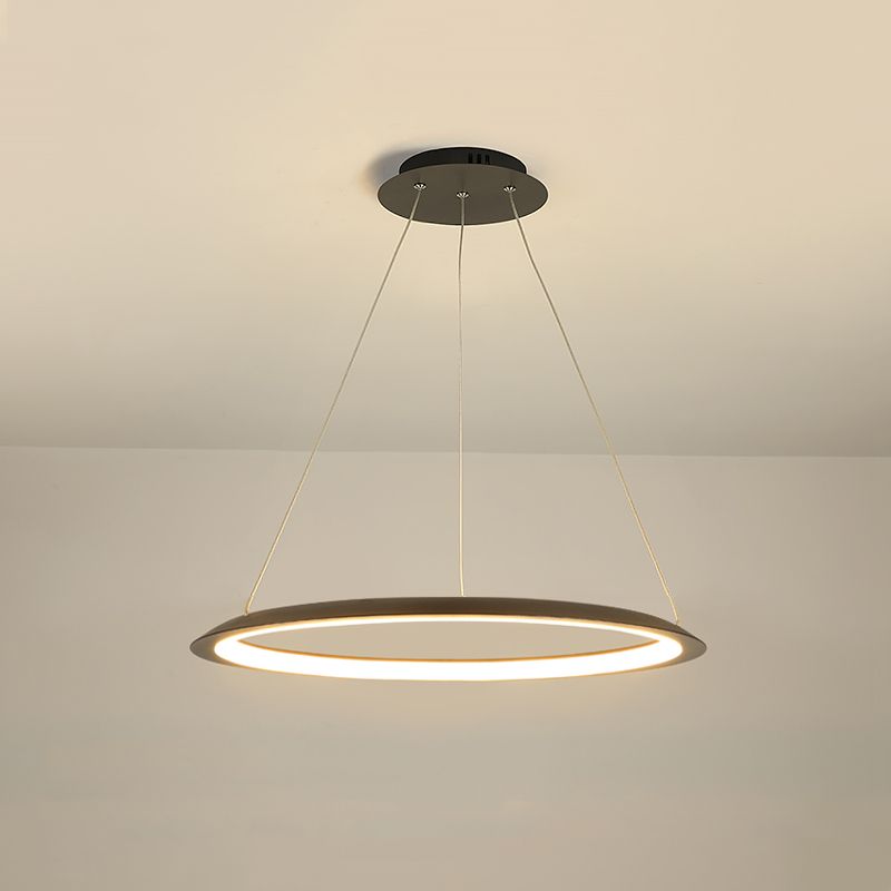 Metal Round Shape Flush Ceiling Light Modern Style 1 Light Flush Mount Lighting Fixtures