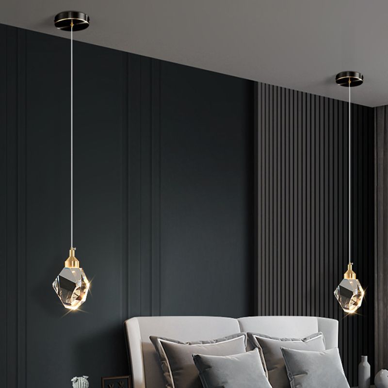 Lampe suspendue géométrique en cuivre dans un pendentif en cristal de style artistique moderne pour chambre à coucher