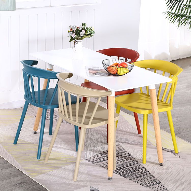 Scandinavian Plastic Side Chair Windsor Back Indoor-Outdoor Chair