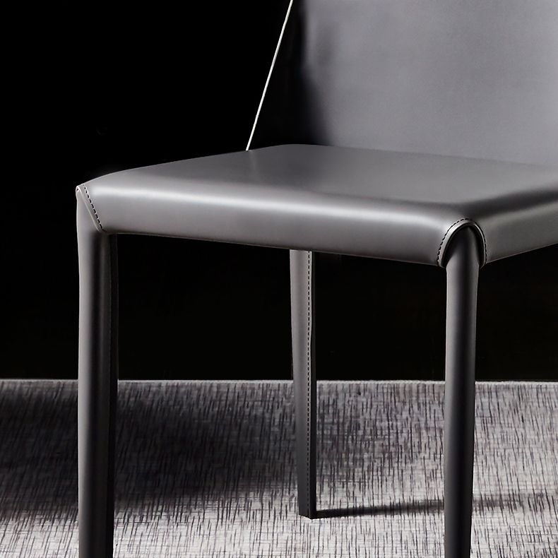 Chaise de maison en cuir de style design, finition mate, chaise d'appoint Parsons pour salle à manger
