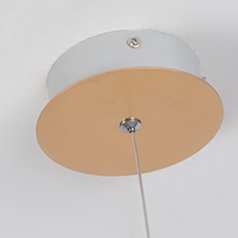 Lumières suspendues linéaires Symiss à montage suspendu en métal moderne pour le chevet