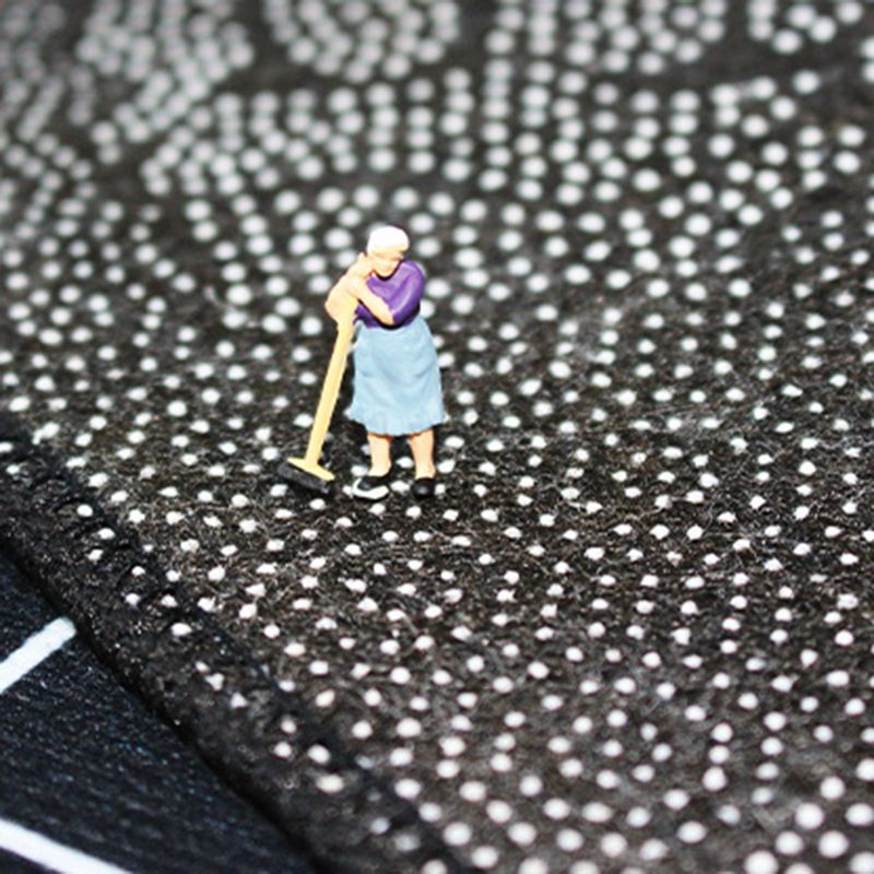 Wine Red Retro Carpet Polyester Graphic Carpet Stain Resistant Carpet for Living Room