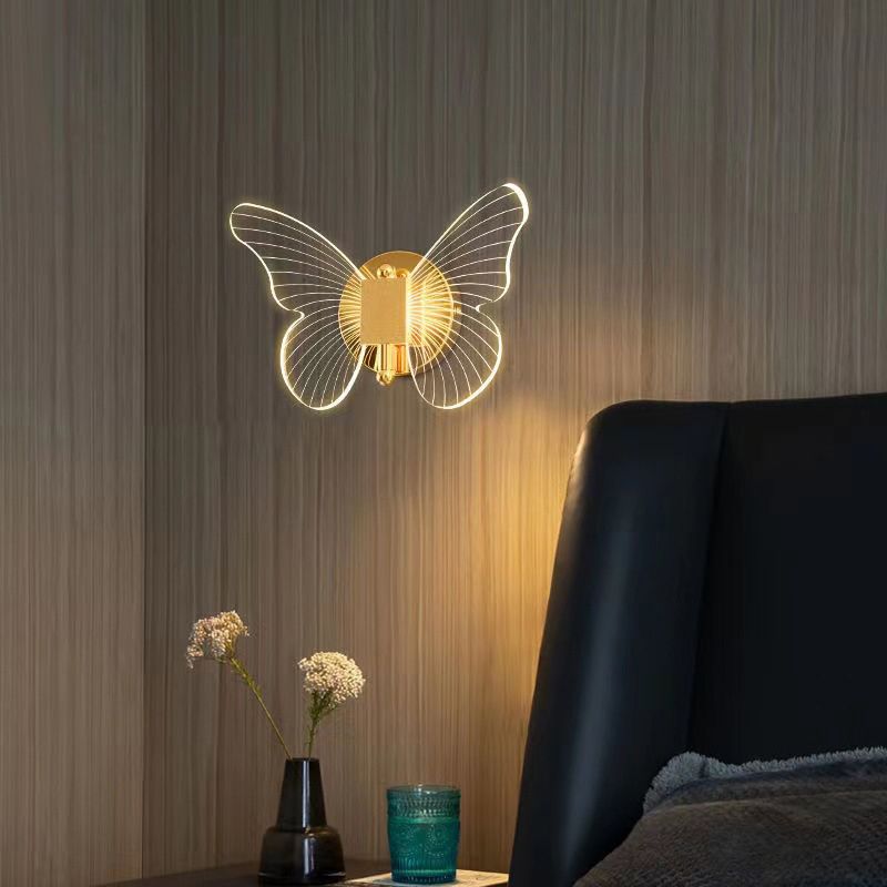 Contemporary LED Wall Lighting Acrylic Wall Mounted Fixture in Gold & Clear