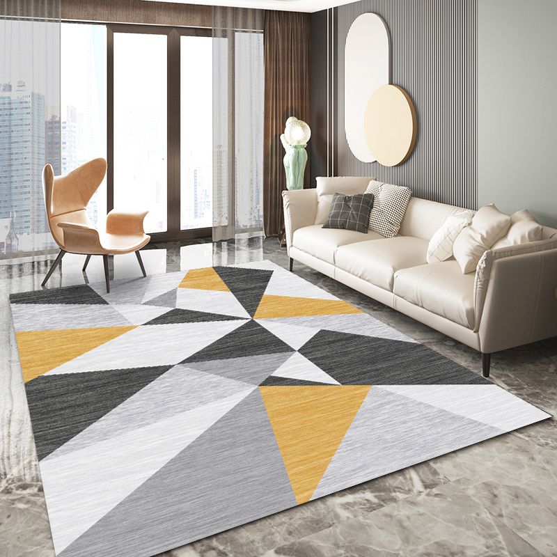 Gold Modern Carpet Polyester Abstract Graphic Carpet Non-Slip Backing Carpet for Home Decor