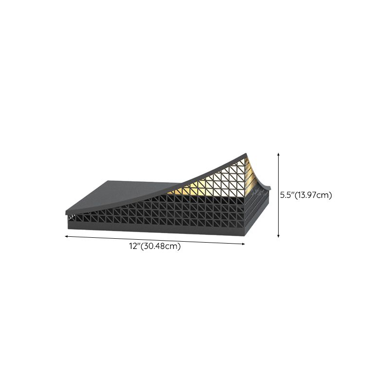 Black Solar Lawn Light Modern Outdoor Lighting for Courtyard