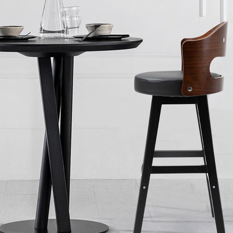 Taburetes de bar de madera industriales para interiores de cuero con asiento redondo