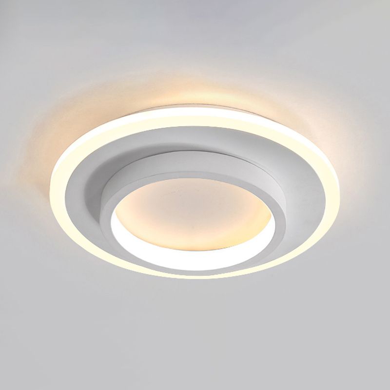 Geometrische Gangbündige Deckenleuchte aus Metall im modernen Stil mit LED-Deckenmontage