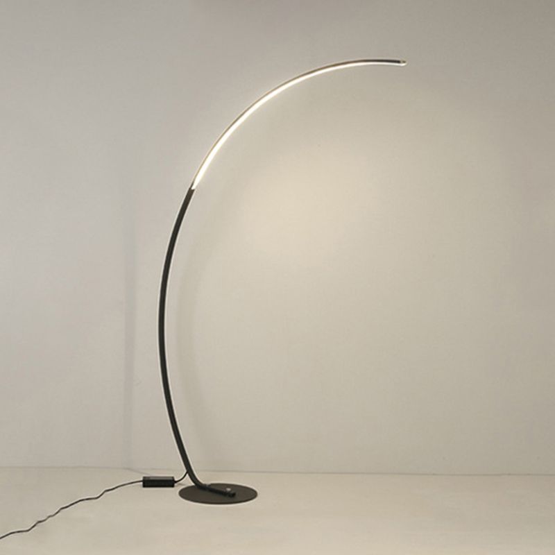 Lampadaire en forme d'arc en aluminium LED minimaliste LED debout pour le salon