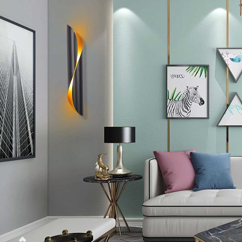 Lámpara de pared de retroiluminación de estilo de pared de metal de estilo posmoderno para el corredor de la noche