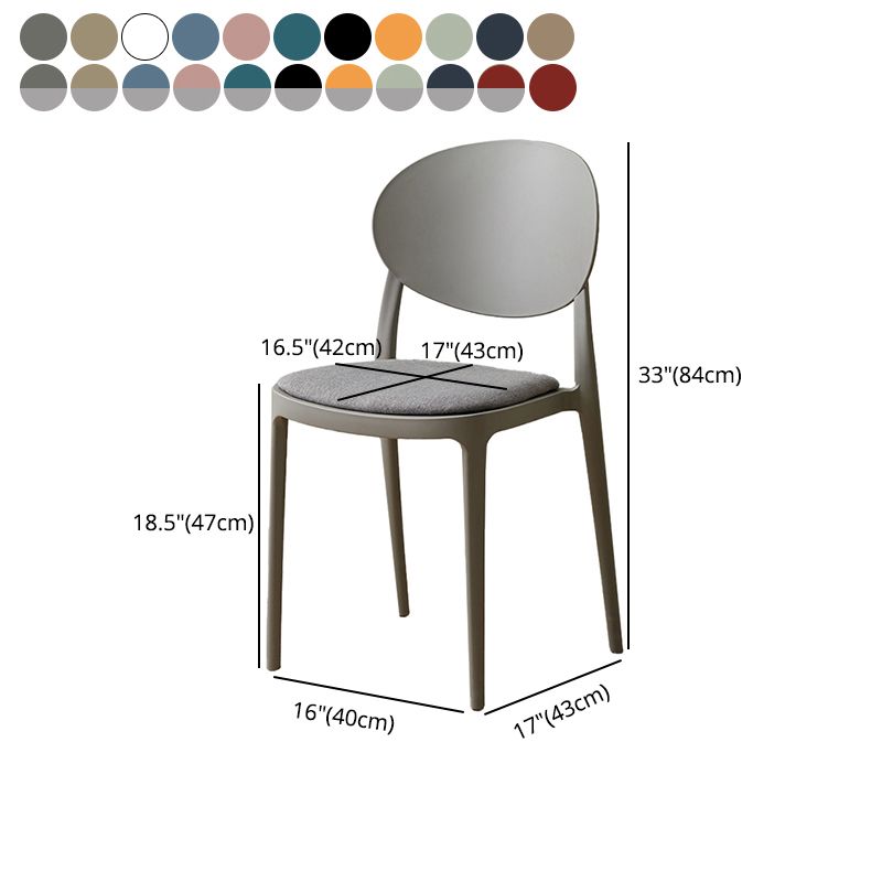 Silla de comedor de plástico escandinavo con respaldo abierto y acabado mate