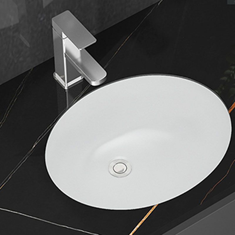 Modern White Bathroom Sink Porcelain Trough Bathroom Sink with Faucet